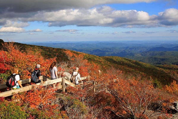 A 2015 fall image of Tanahwa Trail Boardwalk in Blowing Rock. The fall color prognosticators are predicting an average season upcoming in western North Carolina. But there’s nothing average about fall color in, around and within short travel distance of Blowing Rock. The elevation differences and biodiversity on display nearby offer viewing experiences that make the High Country a special place to be when the leaves turn. Photo contributed by Amanda Lugenbell, Blowing Rock Tourism