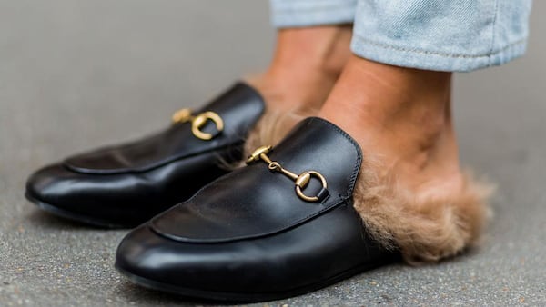 Carolina Nizza wearing Gucci slip ons outside Marques Almeida during London Fashion Week Spring/Summer collections 2017 on September 20, 2016 in London, United Kingdom. (Photo by Christian Vierig/Getty Images)