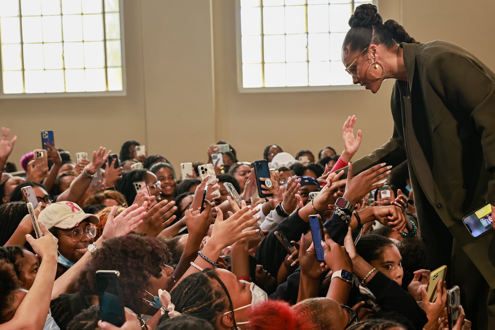 Singer Alicia Keys greets Spelman College students following a conversation about social justice on Friday, September 23, 2022. (Natrice Miller/natrice.miller@ajc.com)  