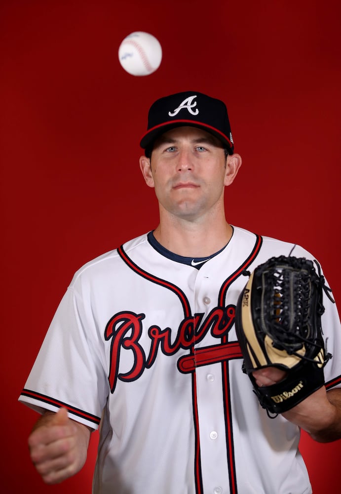 Photos: The unusual pitching motion of Braves’ Darren O’Day