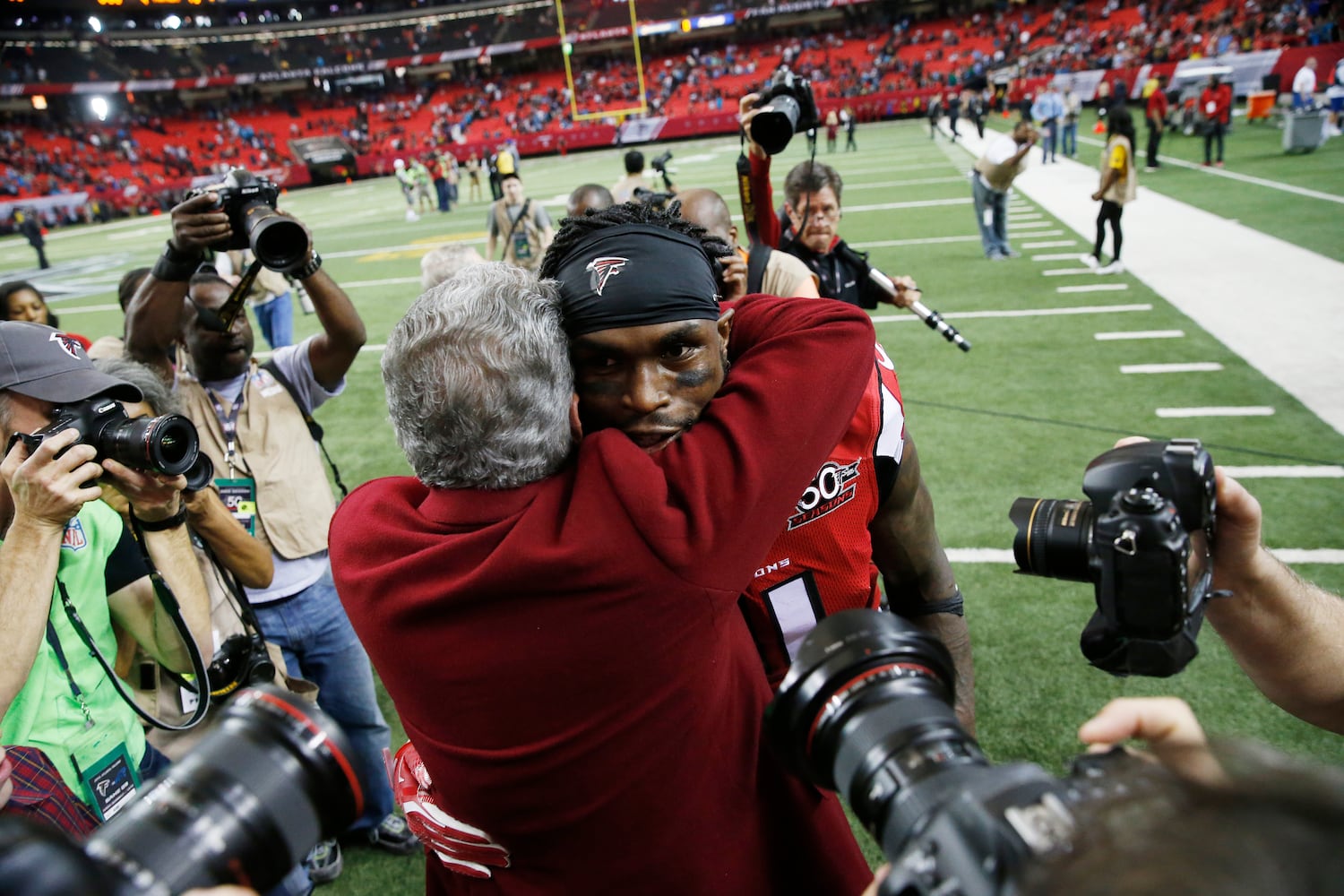 Julio Jones makes 'The Catch'