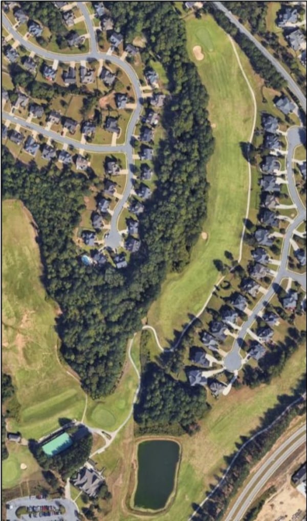 An aerial image of the first hole at the Bentwater Golf Club in Acworth is featured in a lawsuit alleging the club failed to warn player Raymond Baxter Jr. about dangerous weather before he was fatally struck by lightning. (Courtesy photo)