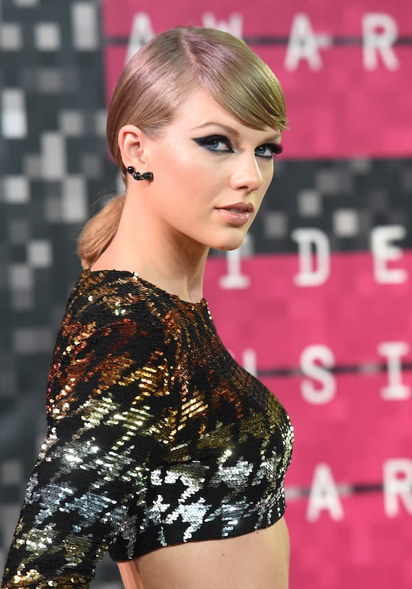 LOS ANGELES, CA - AUGUST 30: Musician Taylor Swift attends the 2015 MTV Video Music Awards at Microsoft Theater on August 30, 2015 in Los Angeles, California. (Photo by Jason Merritt/Getty Images)