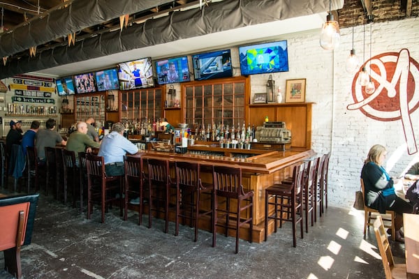 The bar at Manny's Grant Park. Photo credit- Mia Yakel.