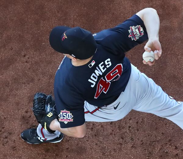 Pitcher Nate Jones gets in some work in the bullpen during team practice Thursday, Feb. 25, 2021, in CoolToday Park in North Port, Fla. (Curtis Compton/Curtis.Compton@ajc.com)