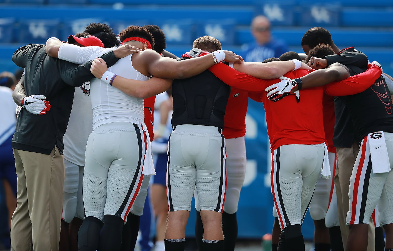 Photos: Bulldogs battle Kentucky, seek SEC East title