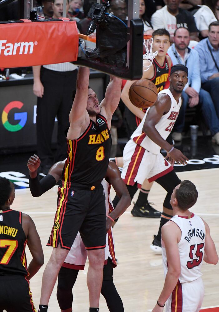 Hawks-Heat playoff photo