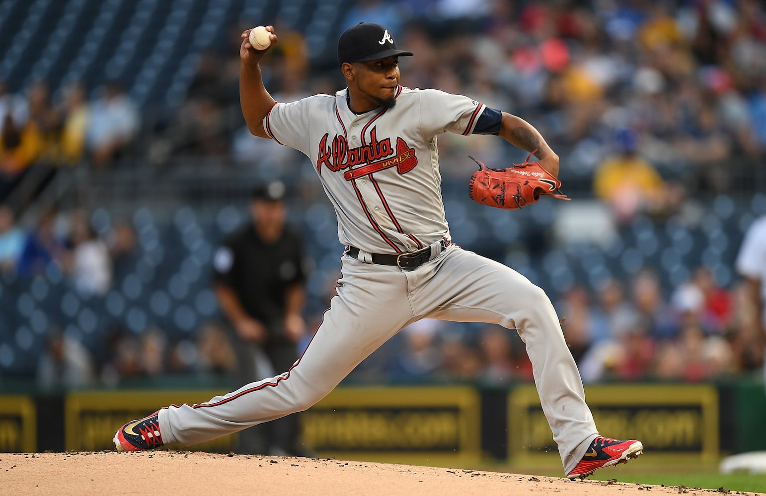 Photos: Braves seek sweep of Pirates