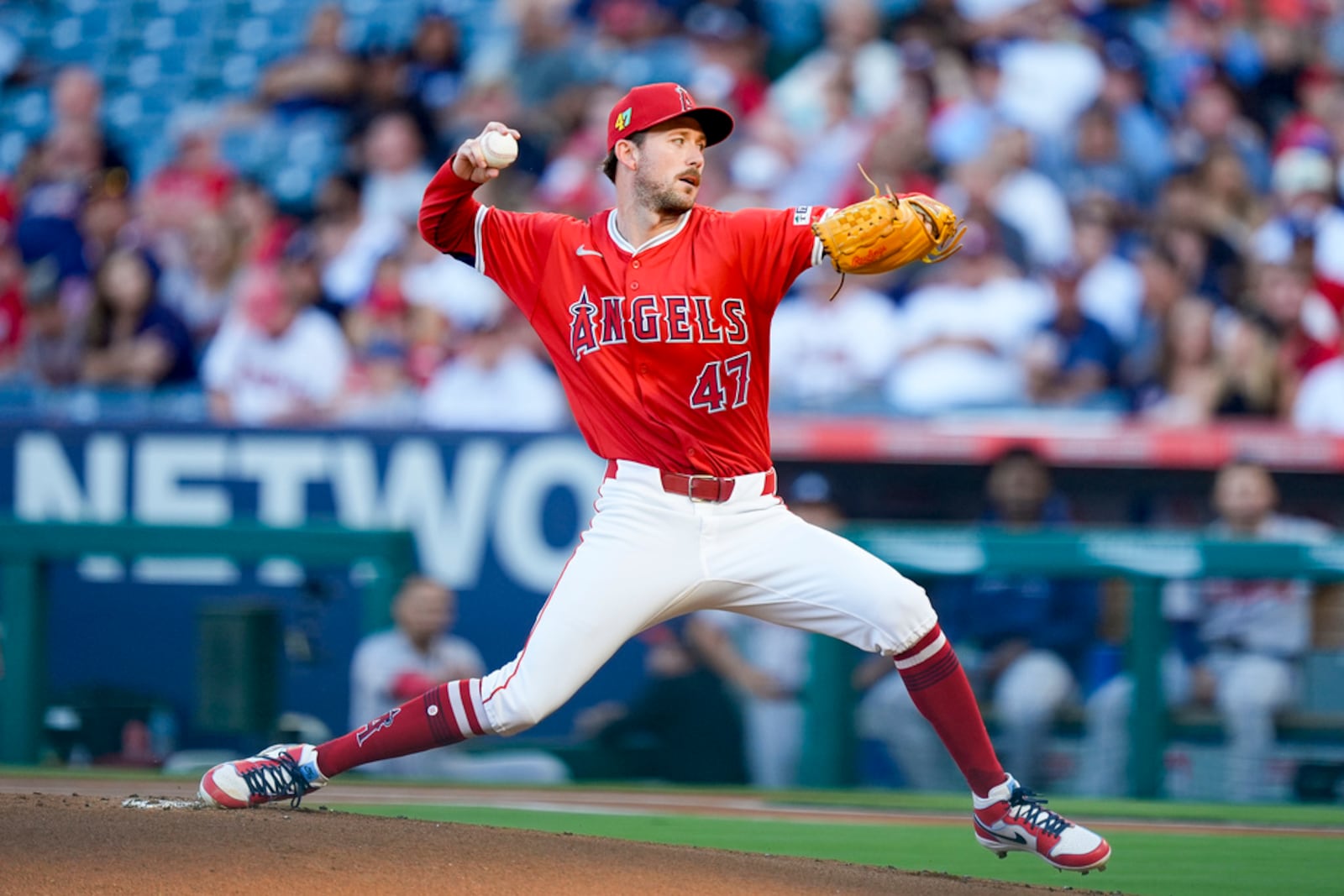 Los Angeles Angels starting pitcher Griffin Canning throws during the first inning of a baseball game against the Atlanta Braves, Saturday, Aug. 17, 2024, in Anaheim, Calif. (AP Photo/Ryan Sun)