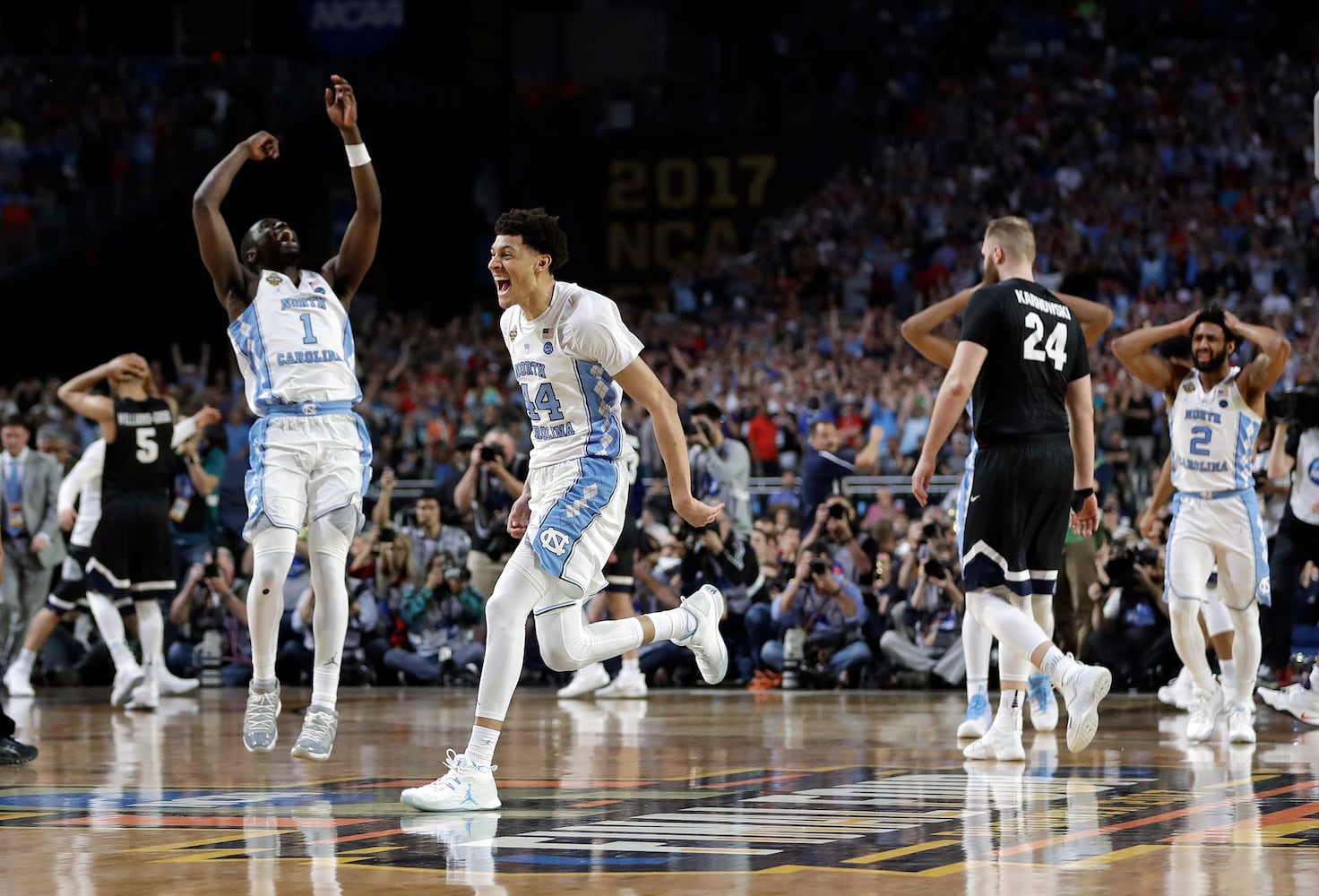 Tar Heels top Bulldogs 71-65