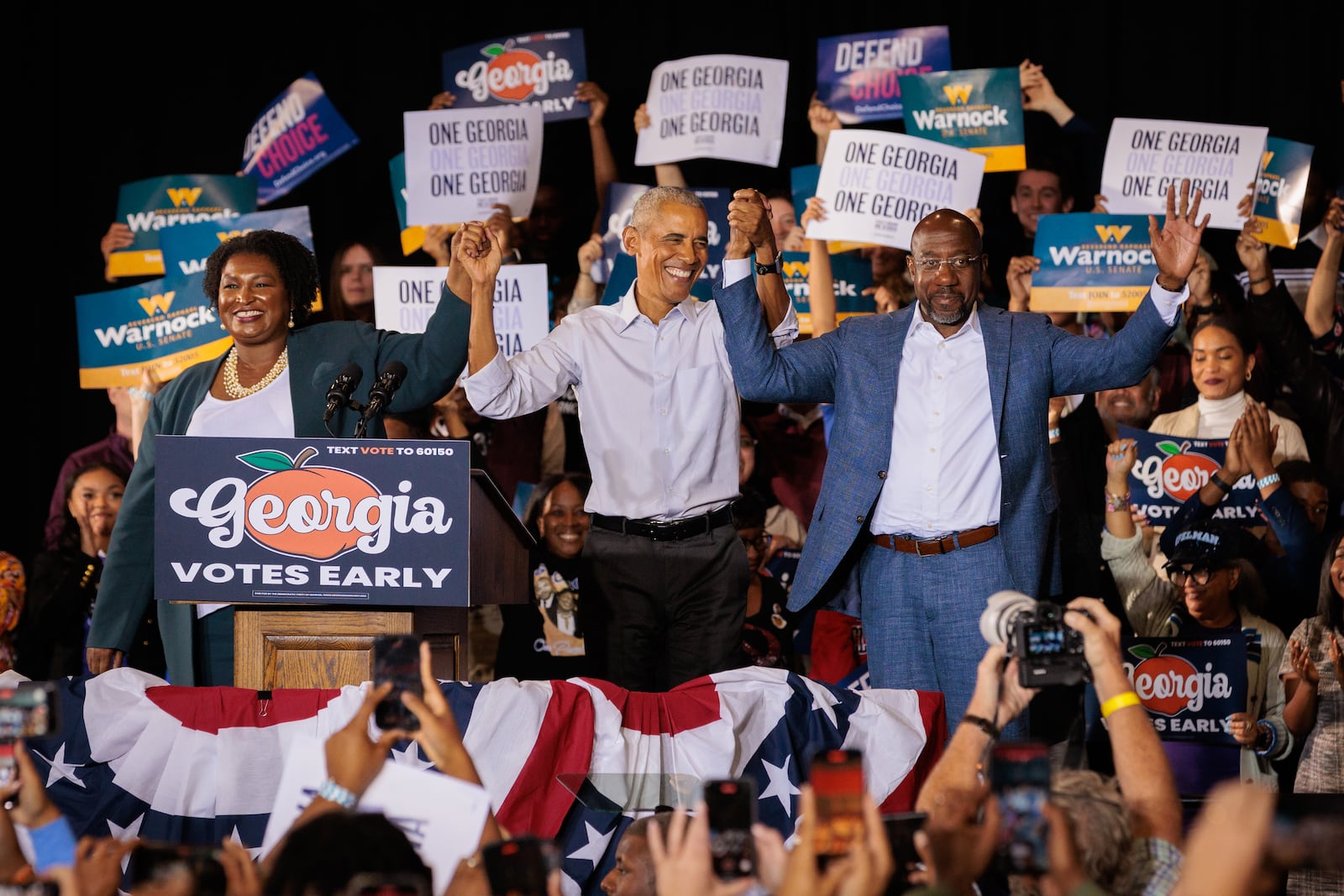 Gubernatorial candidate Stacey Abrams, former president Barack Obama, and U.S. Sen. Raphael Warnock campaign at an early voter rally in Atlanta on Oct. 28, 2022.  (Arvin Temkar / arvin.temkar@ajc.com)