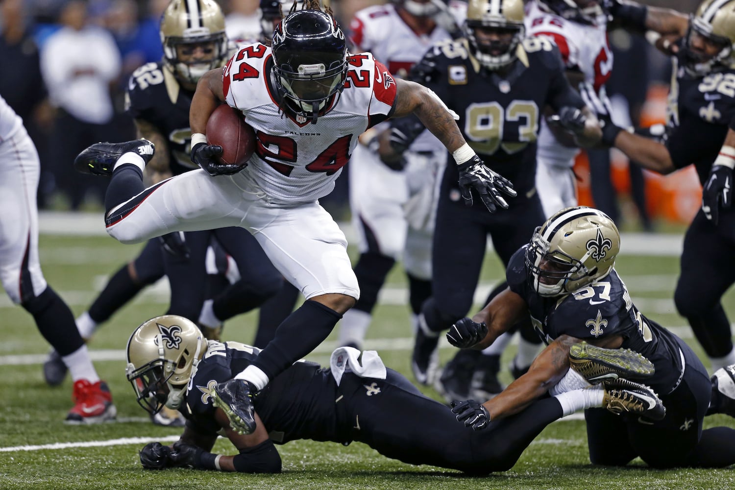 Falcons respond to early Saints touchdown with a couple of their own