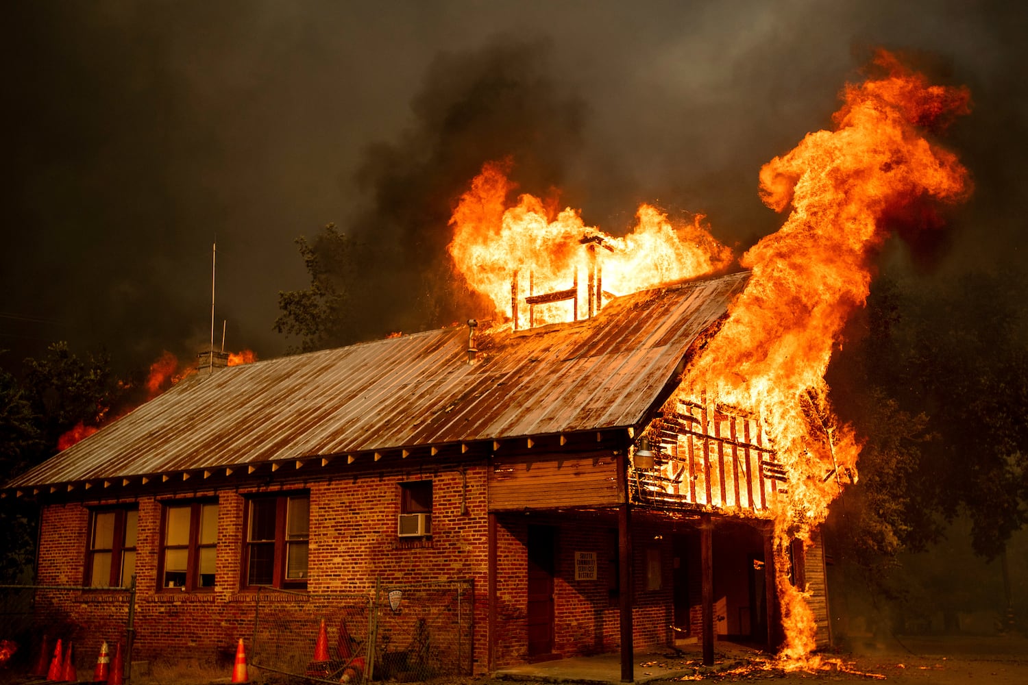 Carr Fire burns in Northern California