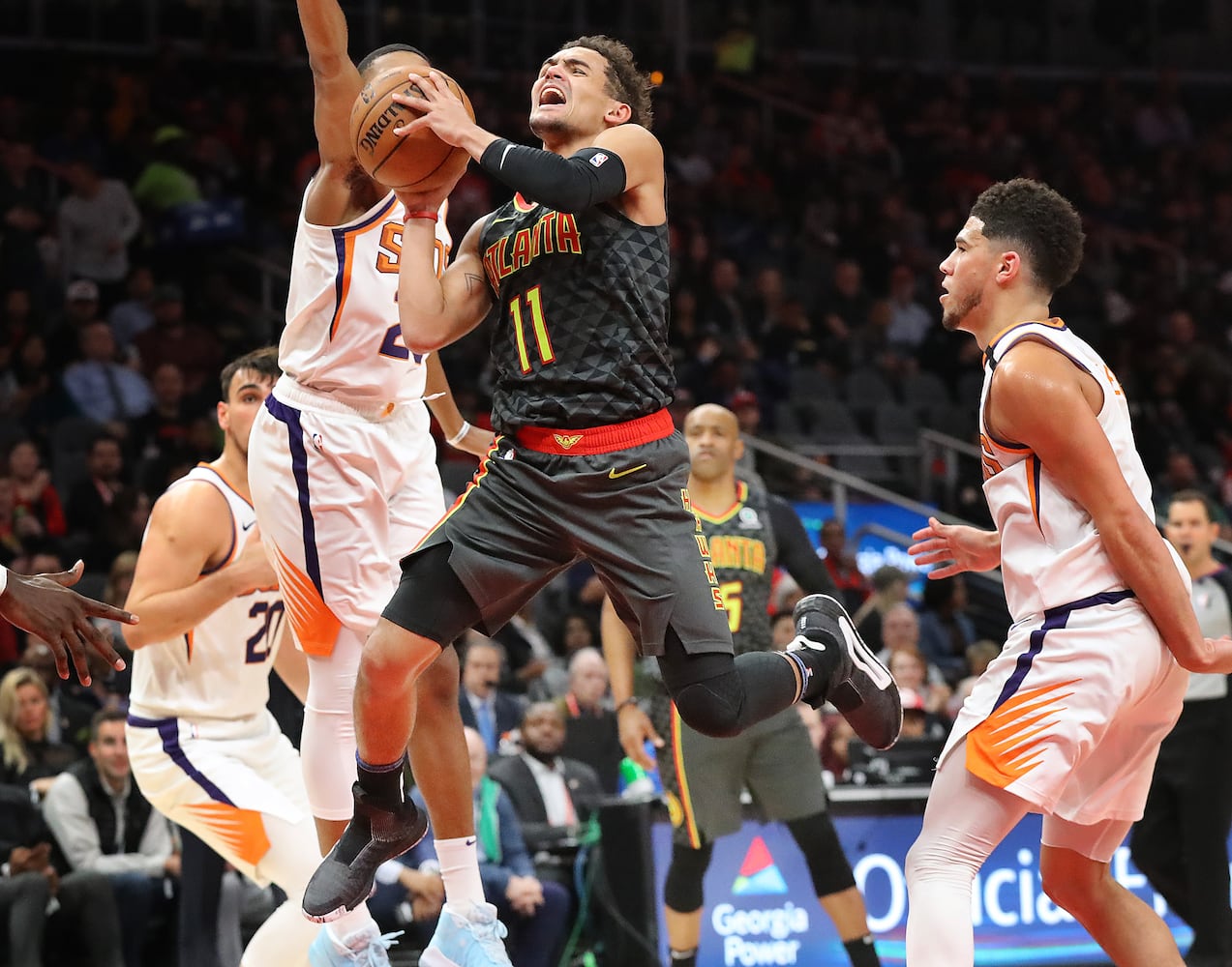 Photos: Hawks defeat the Suns