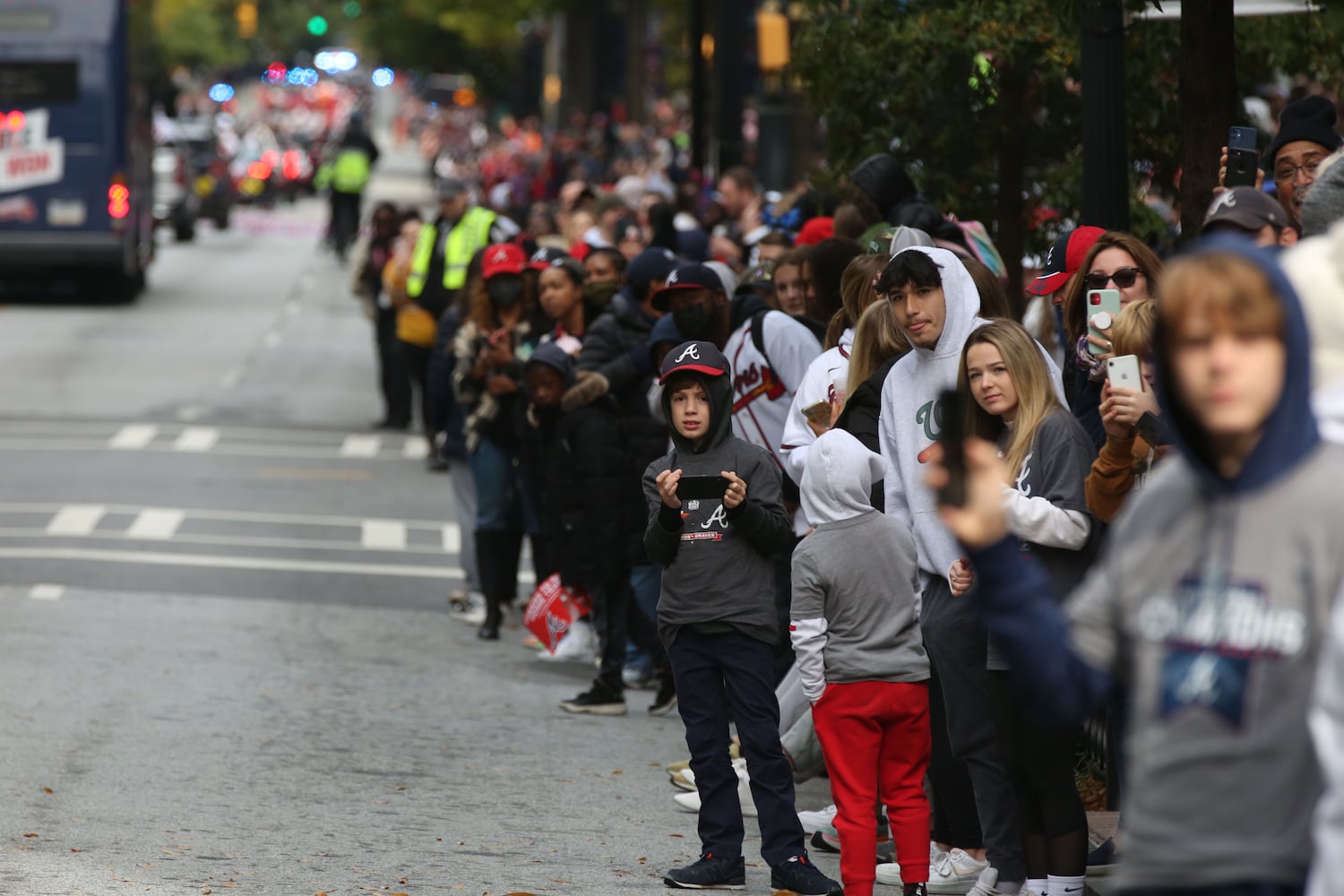 Fans watch the Braves' World Series parade in Atlanta, Georgia, on Friday, Nov. 5, 2021. (Photo/Austin Steele for the Atlanta Journal Constitution)