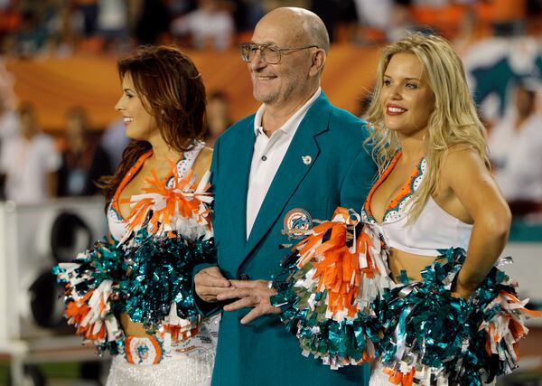 Former Miami Dolphins Jake Scott is honored before an NFL football game against the Chicago Bears, Thursday, Nov. 18, 2010 in Miami. (AP Photo/J.Pat Carter)