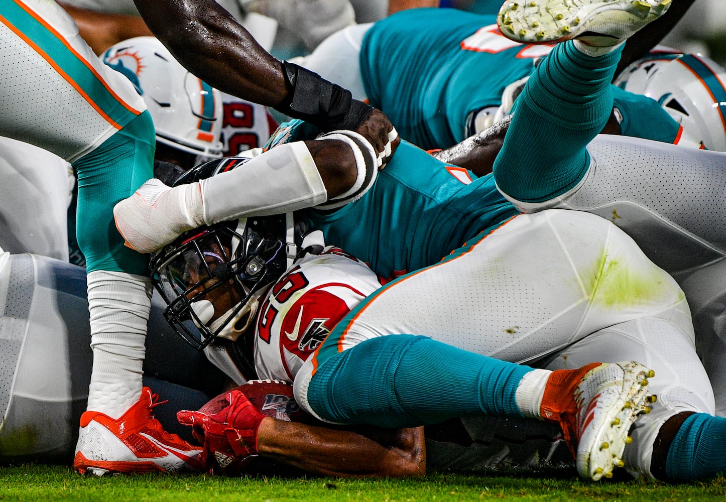 Photos: Falcons stars sit out exhibition with Dolphins