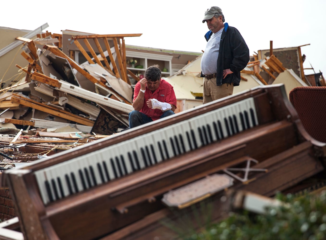 Strong storms in Georgia cause deaths, devastation