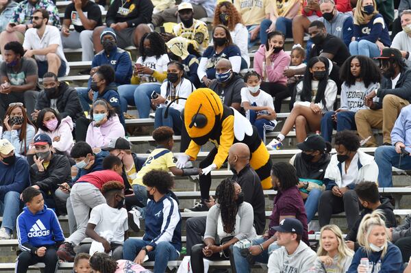 Buzz entertains fans during the 2021 Spring Game at Georgia Tech's Bobby Dodd Stadium in Atlanta on Friday, April 23, 2021. (Hyosub Shin / Hyosub.Shin@ajc.com)