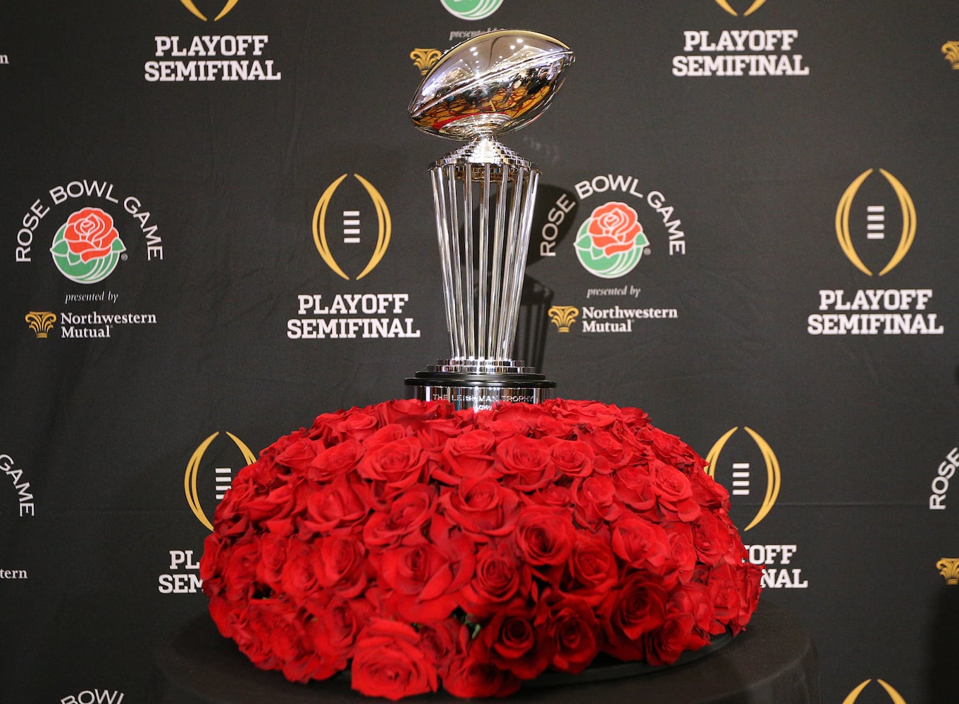 Photos: The scene at the Rose Bowl as Georgia, Oklahoma game nears