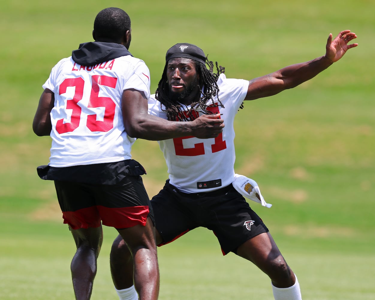 Photos: Devonta Freeman back on field for Falcons’ OTA workouts