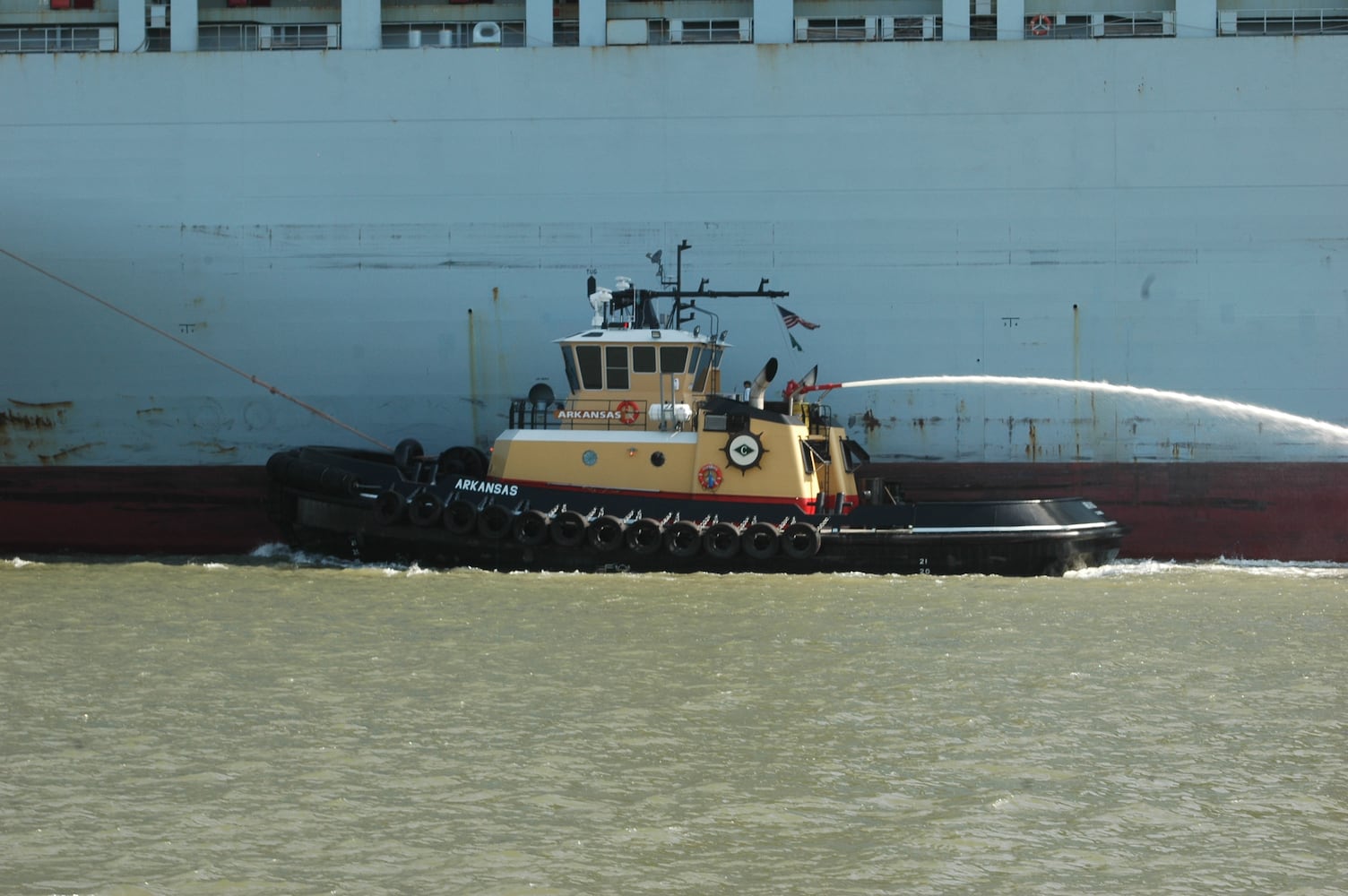 Biggest-ever ship to call on East Coast arrives in Savannah