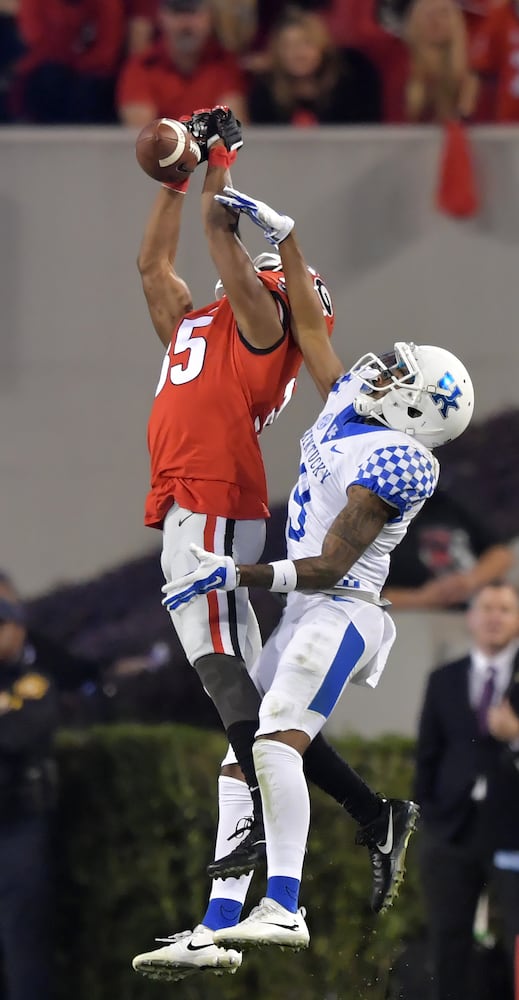 Photos: Bulldogs beat Kentucky, improve to 10-1