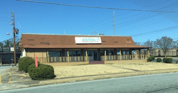 Redding's Restaurant will be located at 1707 Metropolitan Parkway near Atlanta Metropolitan State College. Photo by Carl Redding.