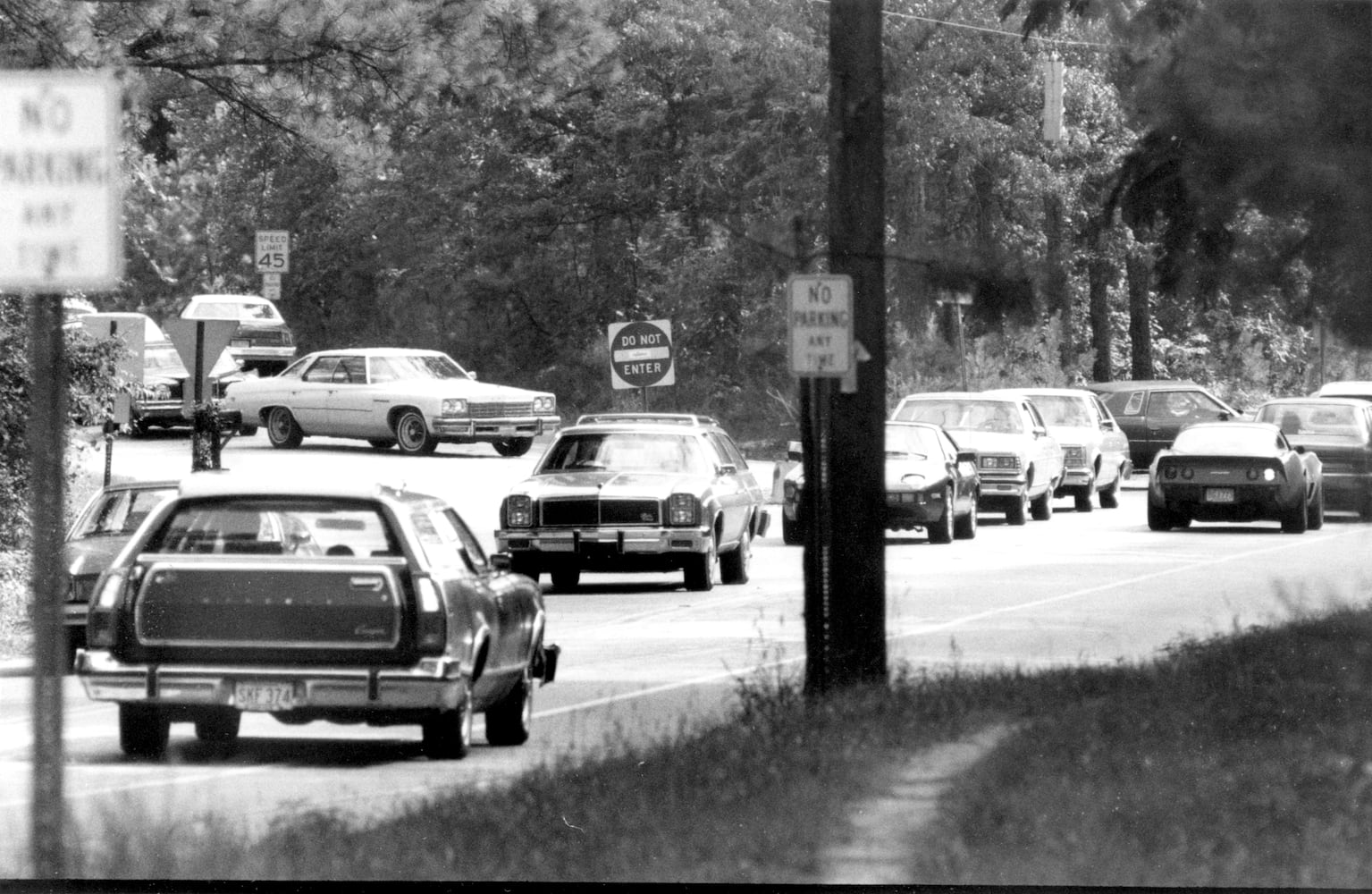 Small road, big city traffic