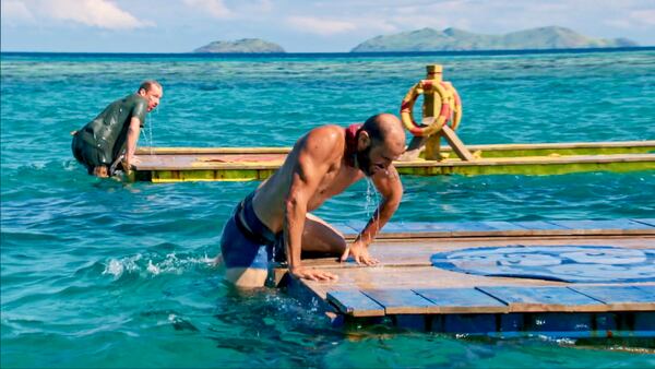 Ron Clark and Wardog competing on the 12 immunity challenge of "Survivor: Edge of Extinction."