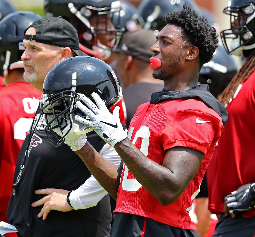 Photos: Devonta Freeman back on field for Falcons’ OTA workouts