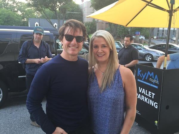 Tom Cruise posed for a photo with a fellow restaurant patron, Lindsey Keadle, at Kyma. 