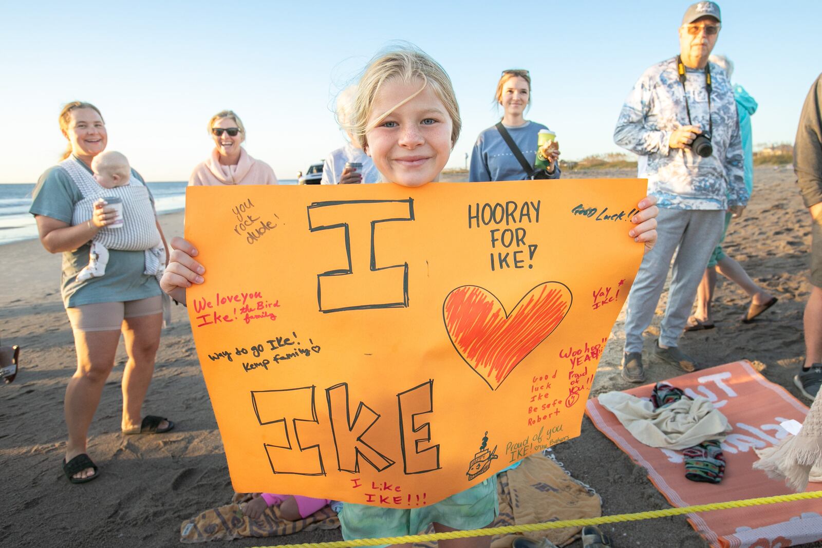 Fans of Ike made signs of support to show their love and appreciation of the sea turtle that has been at the Tybee Island Marine Science Center for the last three years. (Casey Jones for the Savannah Morning News)