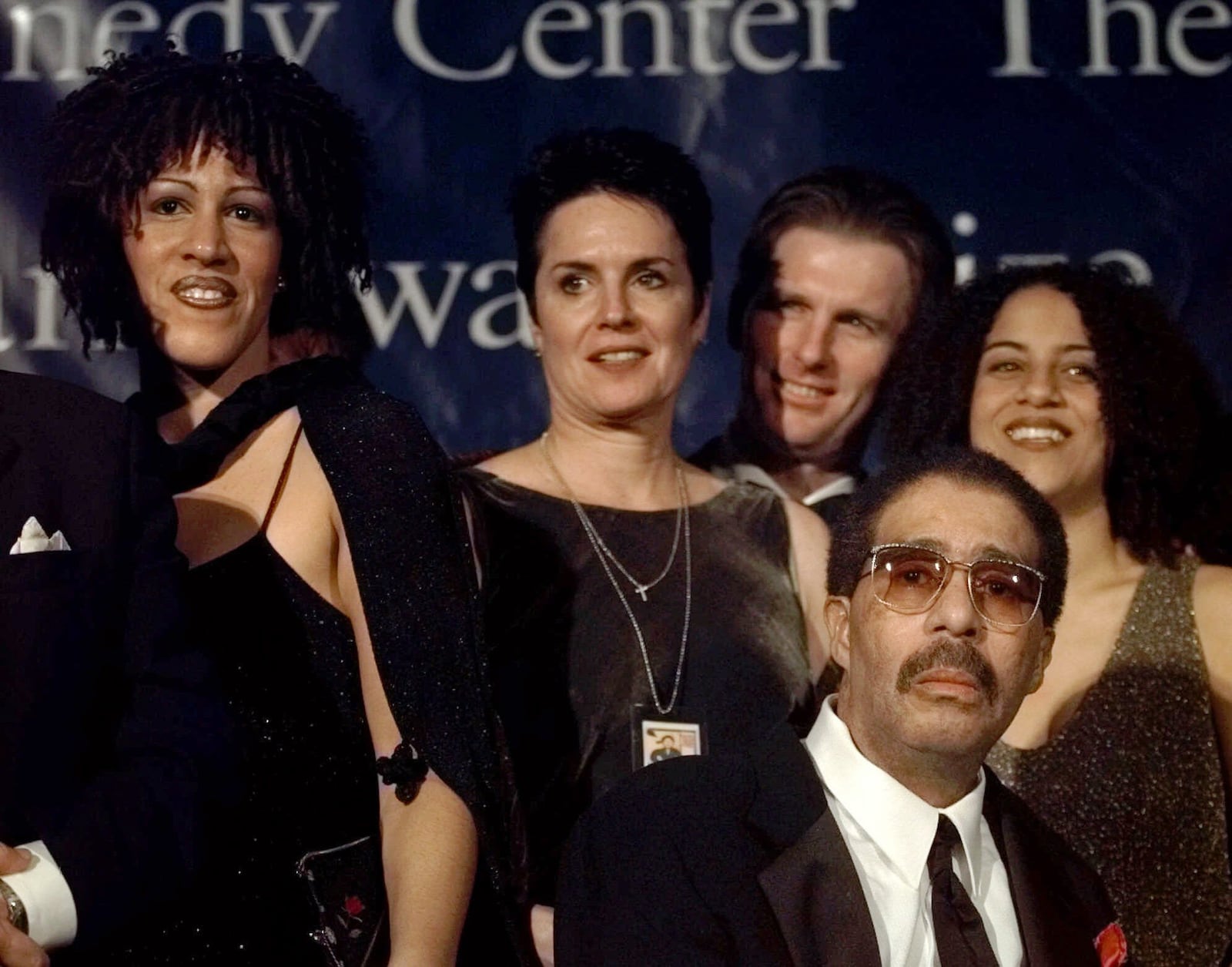 Richard Pryor, lower right, with (L-R) daughter Rain Pryor, wife Jennifer Lee, son-in-law Jerry Stordeur, and daughter Elizabeth Pryor at the Kennedy Center Oct. 20, 1998, when he received the Mark Twain Prize.