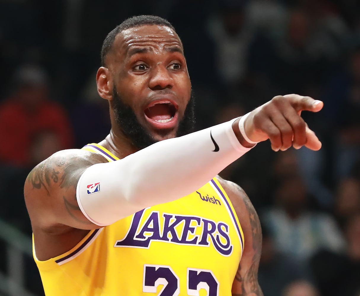 Photos: Hawks host LeBron James, Lakers