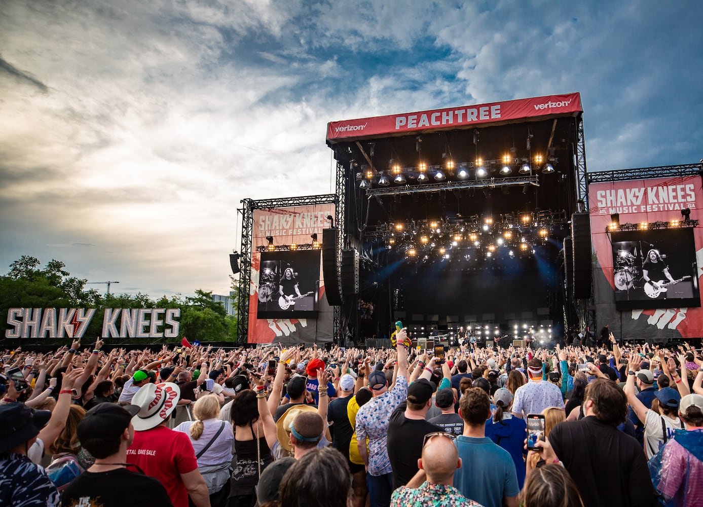 Atlanta, Ga: Foo Fighters closed out Shaky Knees 2024 on Sunday night with extended versions of their biggest hits. Photo taken May 5, 2024 at Central Park, Old 4th Ward. (RYAN FLEISHER FOR THE ATLANTA JOURNAL-CONSTITUTION)