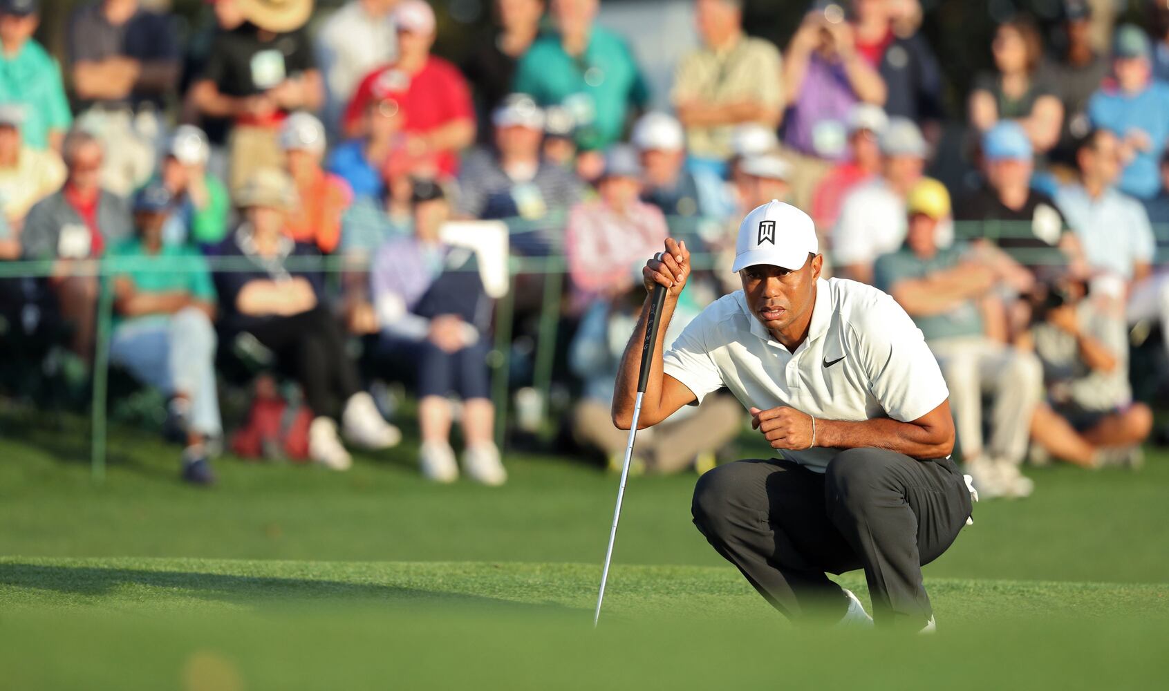 Photos: Tiger Woods’ second round at the Masters