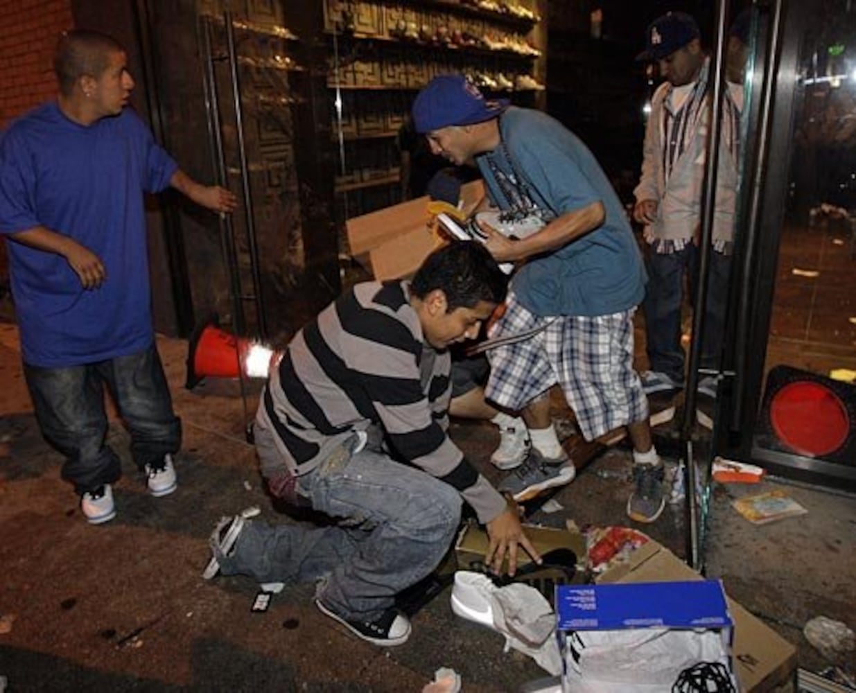 Lakers fans riot in L.A. after NBA title