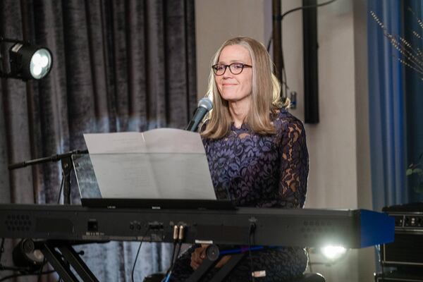 THIS IS US -- “Day of the Wedding” Episode 613 -- Pictured: Mandy Moore as Rebecca -- (Photo by: Ron Batzdorff/NBC)