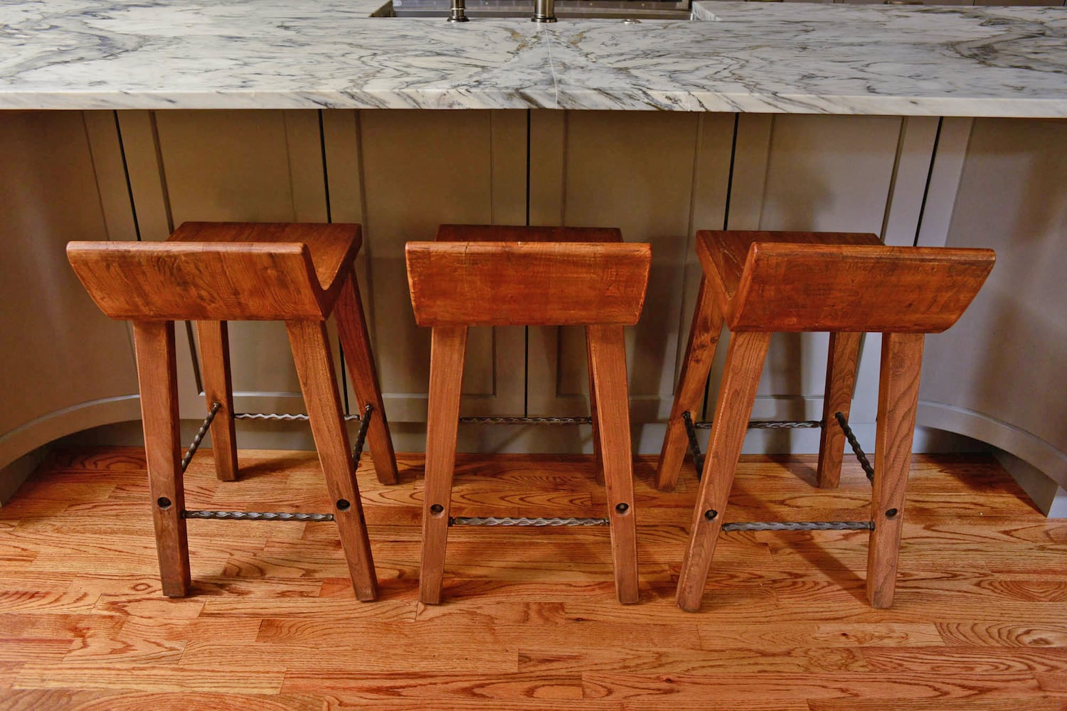 Modern design influences kitchen redo in couple’s Brookhaven traditional