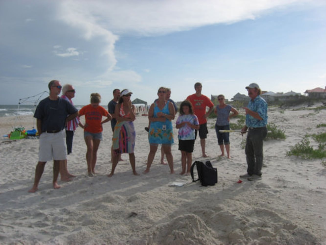 Rare daytime egg-laying sea turtle draws crowds in Florida