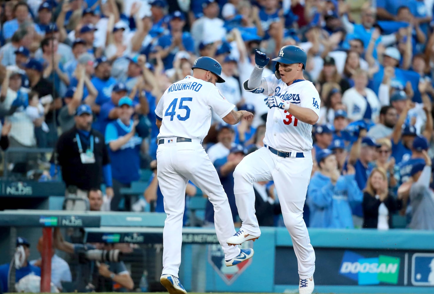 Photos: Braves fall behind Dodgers in playoffs opener