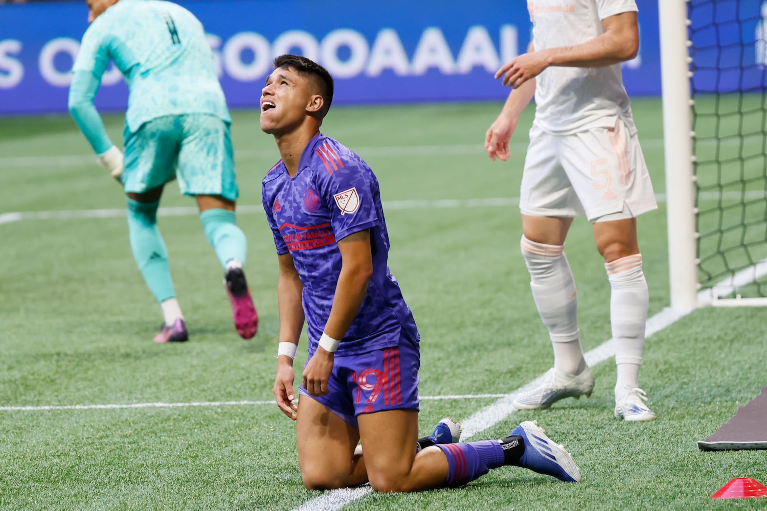 Atlanta United Luiz De Araujo (19) reacts after missing a shot during the first half of an MLS soccer match at Mercedes-Benz Stadium on Saturday, May 28, 2022.Miguel Martinez / miguel.martinezjimenez@ajc.com