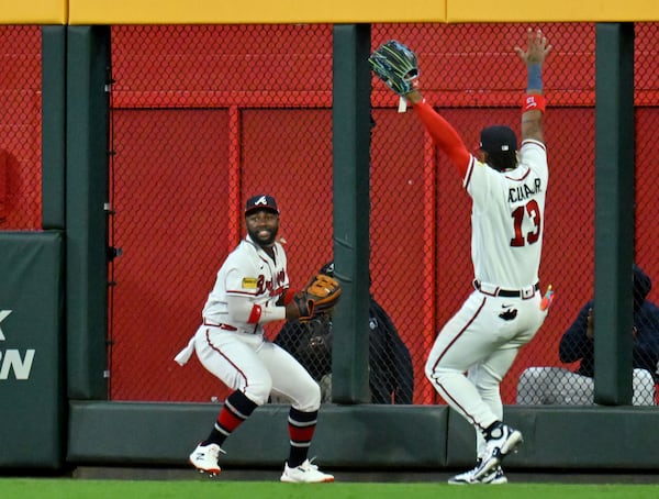 Atlanta Braves center fielder Michael Harris II makes a game-saving play in the ninth inning. (Hyosub Shin / Hyosub.Shin@ajc.com)