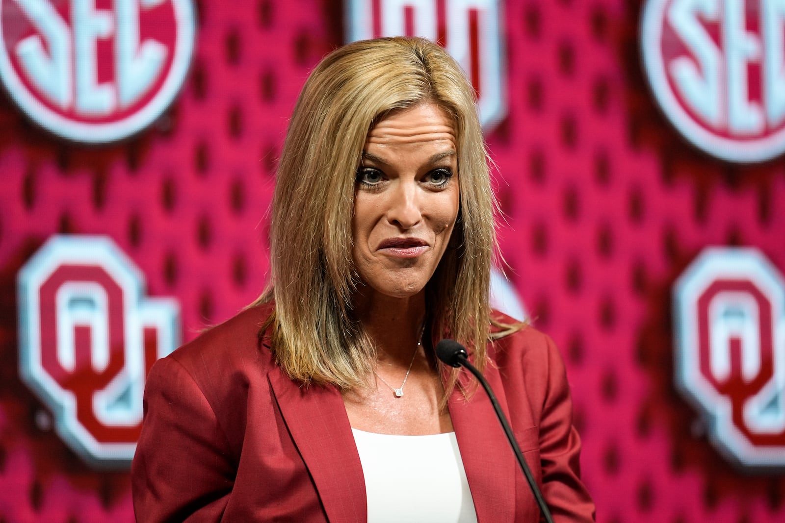 Oklahoma head coach Jennie Baranczyk speaks during the Southeastern Conference NCAA women's college basketball media day, Wednesday, Oct. 16, 2024, in Birmingham, Ala. (AP Photo/Mike Stewart)