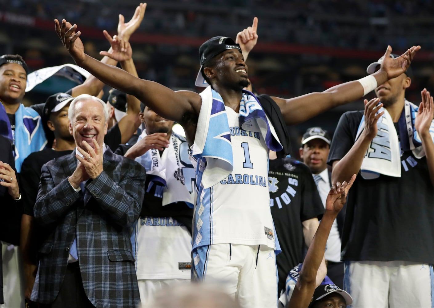 Tar Heels top Bulldogs 71-65