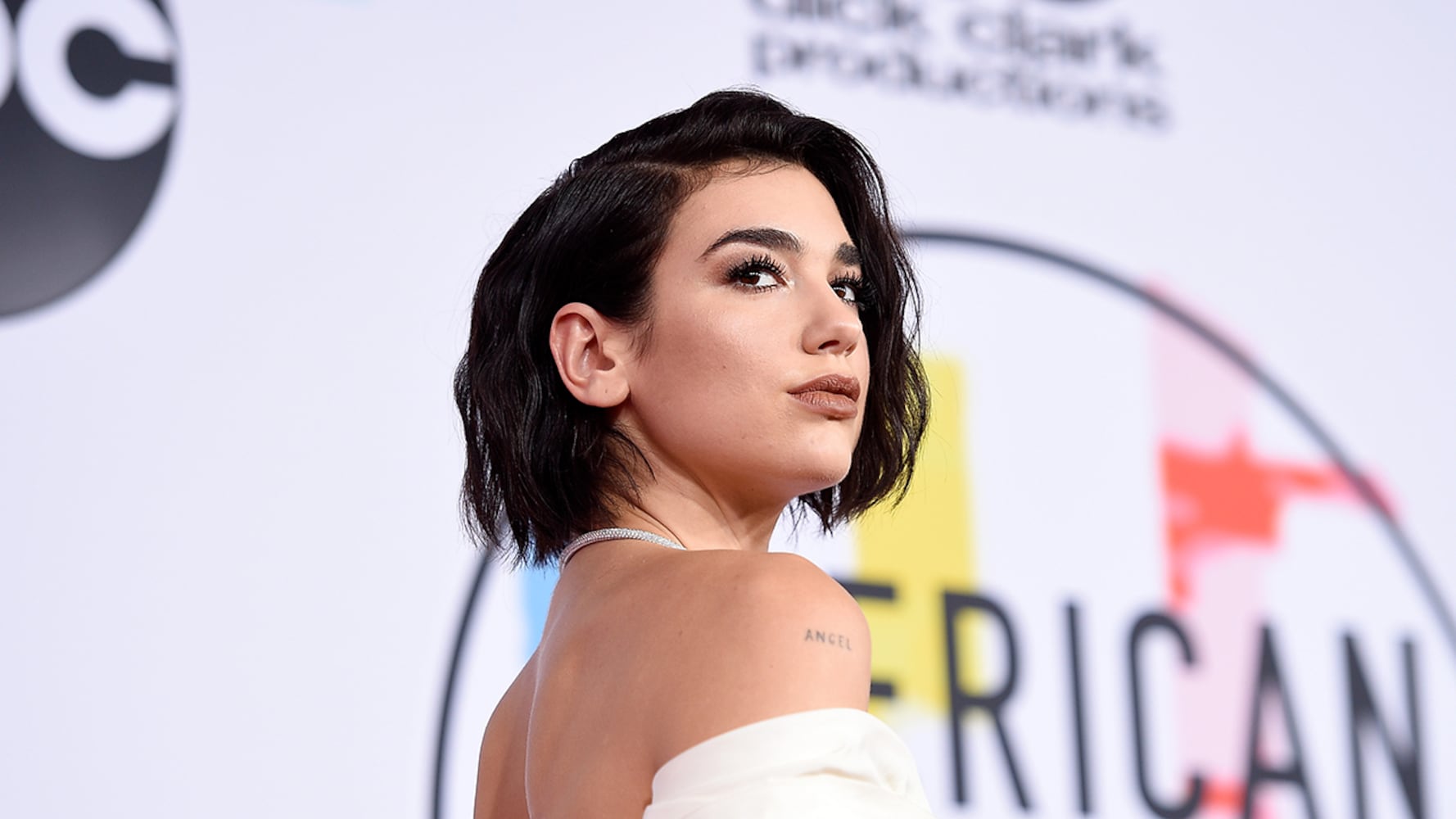 Photos: 2018 American Music Awards red carpet arrivals