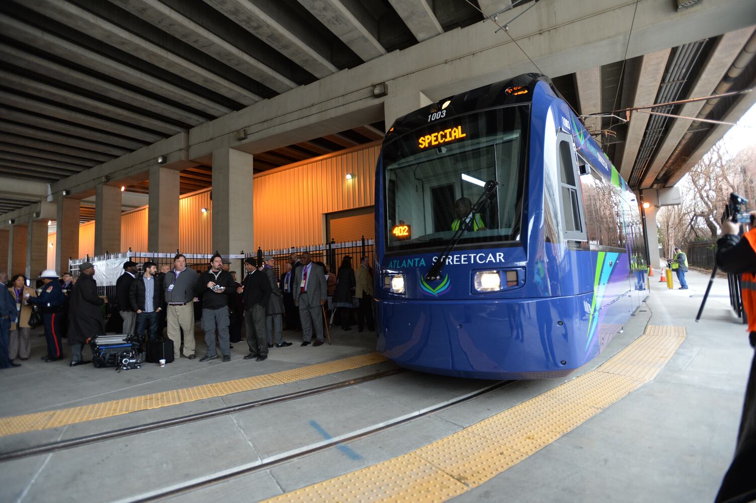 Atlanta streetcar takes its first ride