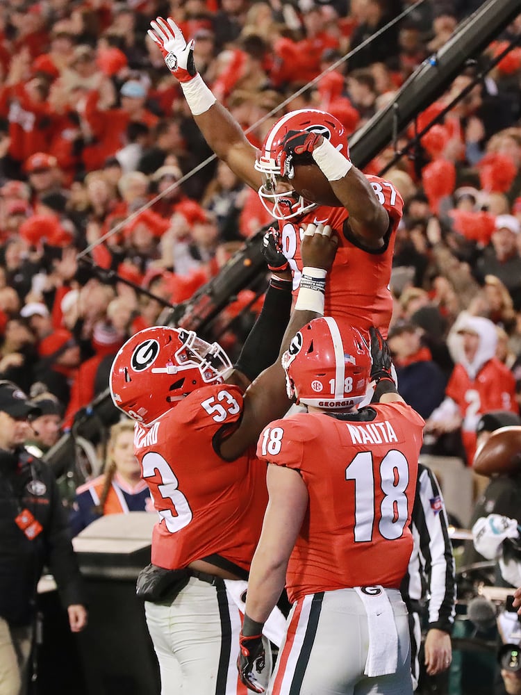 Photos: Bulldogs handle Auburn, improve to 9-1