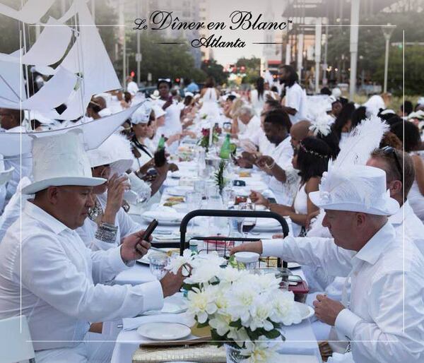 Photo credit: Diner en Blanc